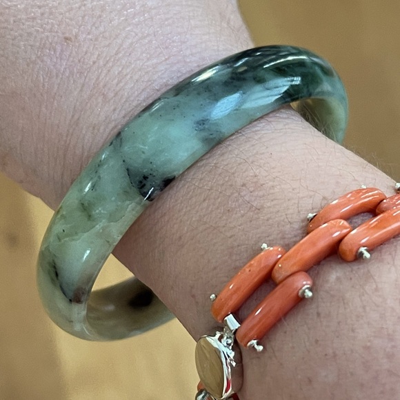 Natural Xiu green jade bangle bracelet - Picture 9 of 14